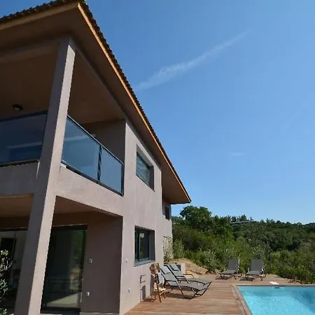 Sleeps 12 T248857